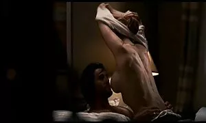 私の夫は白いソファの上で妻とセックスをすることに決めました エッチ 動画 女子