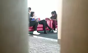 恥知らずな赤い髪の女の子裸のデッキと通行人の間を歩く 女性 専用 アダルト ムービー