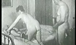 男は彼女のclitを撫でる若い牛にkapron高品質を引き裂いた エロ 動画 高 身長 女