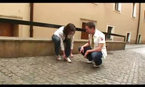 裸の女の子は彼らの商品を売る イケメン 無料 アダルト 動画