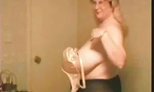 女性は彼女のかわいい顔に精液を取得します 女の子 用 の エロ 動画