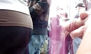 ロシアの女性は行商に行き、男とセックスをします 女性 でも 見 られる エロ 動画
