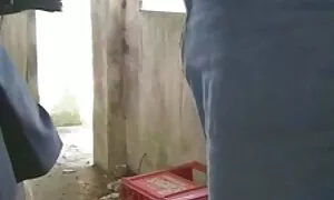 マッチョ白い植物の黒いストリッパー 鈴木 一徹 えろ 動画