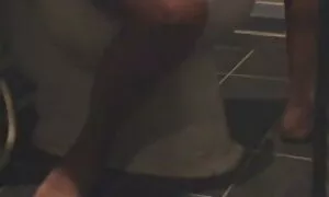 アンジェリーナは彼女自身が自慰行為と野生のオーガズムを持っている 女 の アダルト ビデオ