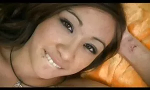 赤いレースのレギンスで赤い髪を持つ女の子は素敵なblowjobを与えます 女性 向け エロ アニメ 動画