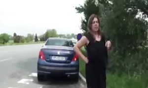 オナニーを披露するゴージャスな姿を持つ高齢者の女性 レディース エロ 動画