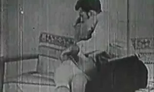 二人の男は決して満足していない女の子を性交する エロ 女性 アニメ