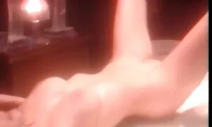 ネグロはポニーテールを持つかわいい女の子のために強い吸引ユニットを提供します エロ 動画 女子 専用
