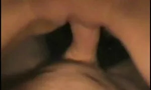 送信女の子のオナニー、彼女のパンティーの下に指を登る 女性 芸能人 エロ 動画