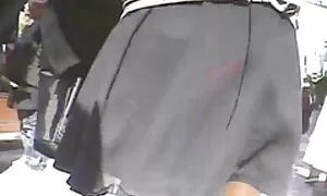 黒人は白い帽子を持つ巨乳の豪華な女の子にボルトを動かす エロ 動画 女性 の ため の