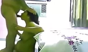 若い男に襲われて巨乳を持つ成熟した女性 女 オナ 動画
