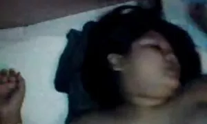 魅力的なブルネットと大人のおもちゃ撫でぬれた膣 女の子 の ため の エッチ 無料