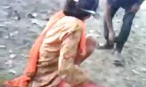短い赤いスカートの女の子を解決するために情熱を持つ男 鈴木 一徹 エロ 動画 無料